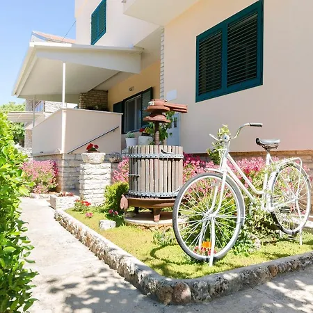 Apartment Erna Precious Memories Apartment
